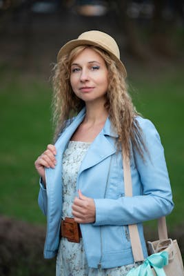 Thea, 26